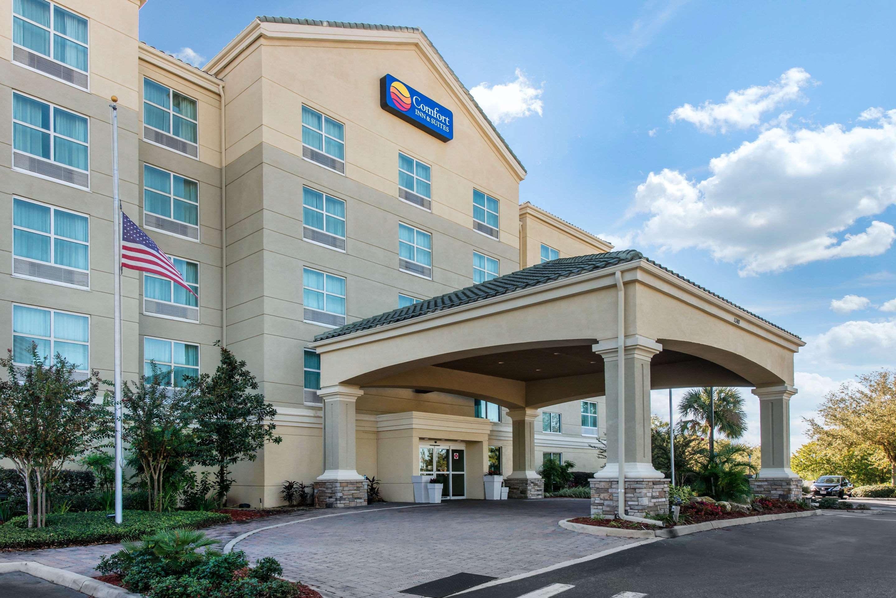 Comfort & North Tavares