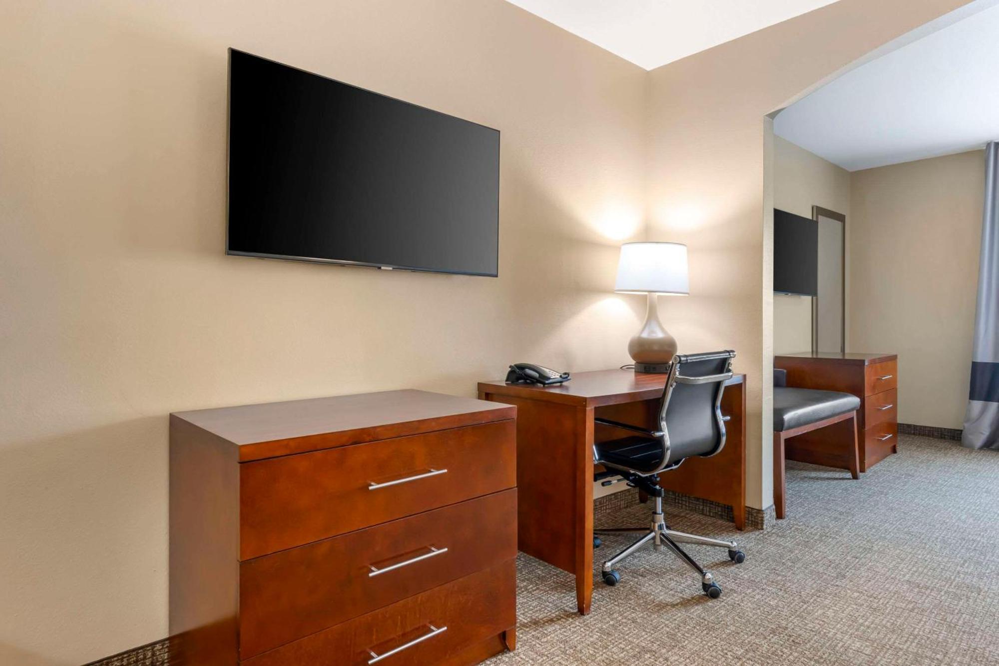 Comfort & North Tavares